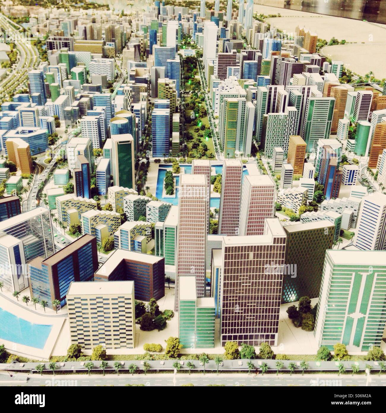 Modèle de projet de ville nouvelle à Dubai World Central en Émirats Arabes Unis - Image de stock capturée avec un smartphone