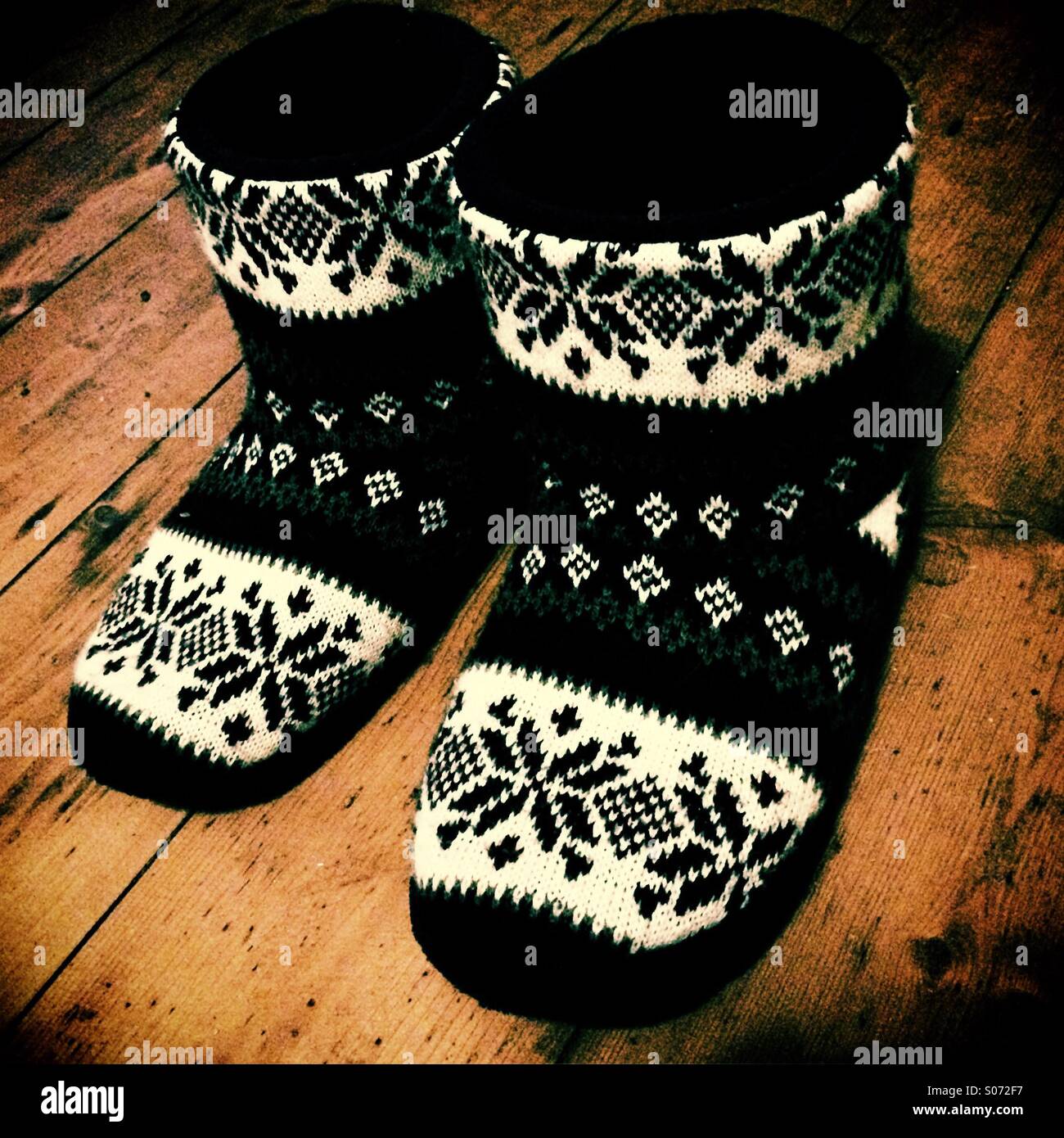 Une paire de chaussons laineux Banque D'Images