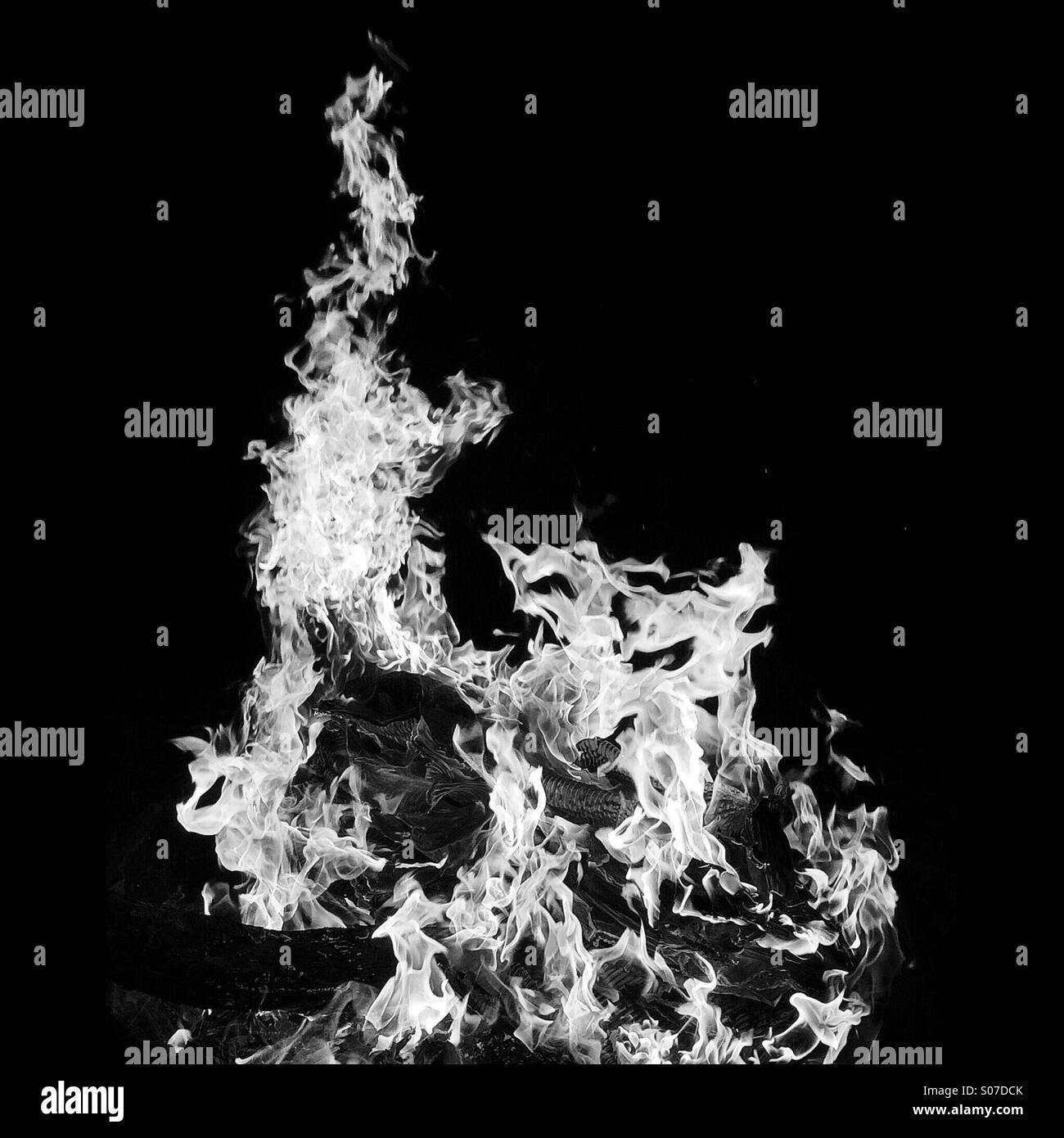 Flammes Noir Et Blanc Photo Stock Alamy