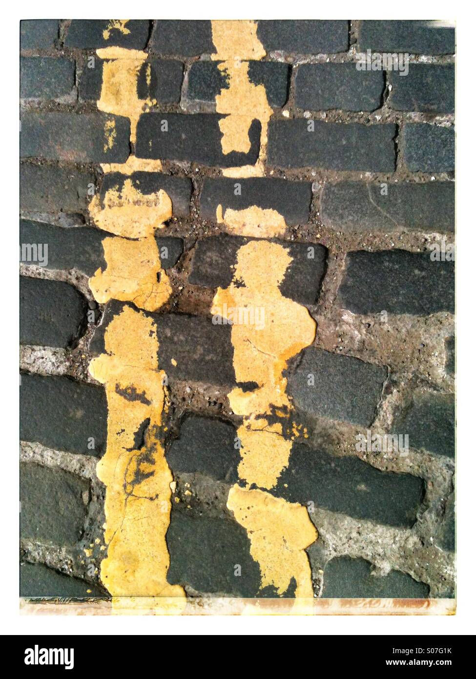 Lignes jaunes - Image de stock capturée avec un smartphone