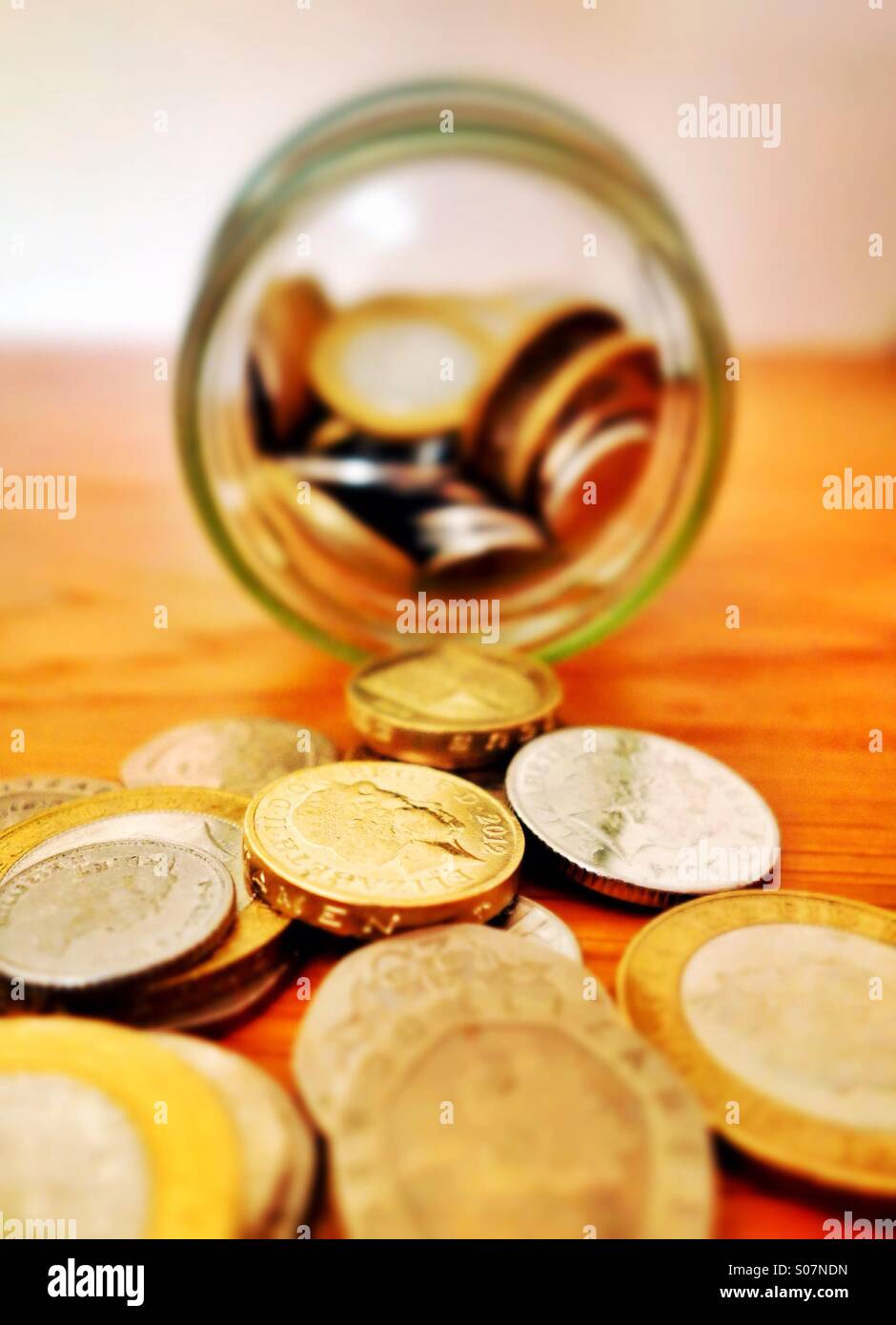 Une vidé savings jar Banque D'Images