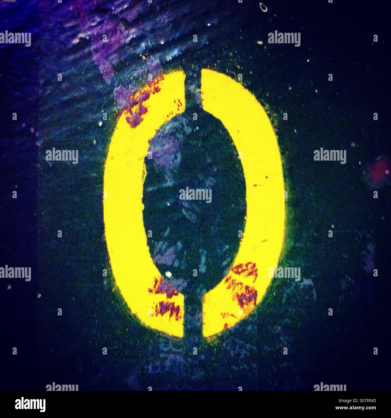 Zéro Nombre peint sur le plancher en stencil style - Image de stock capturée avec un smartphone