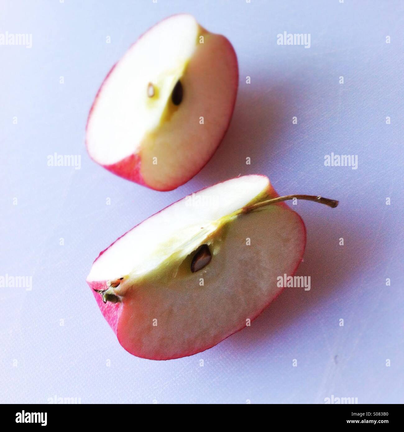 Tranches de pomme pink lady - Image de stock capturée avec un smartphone