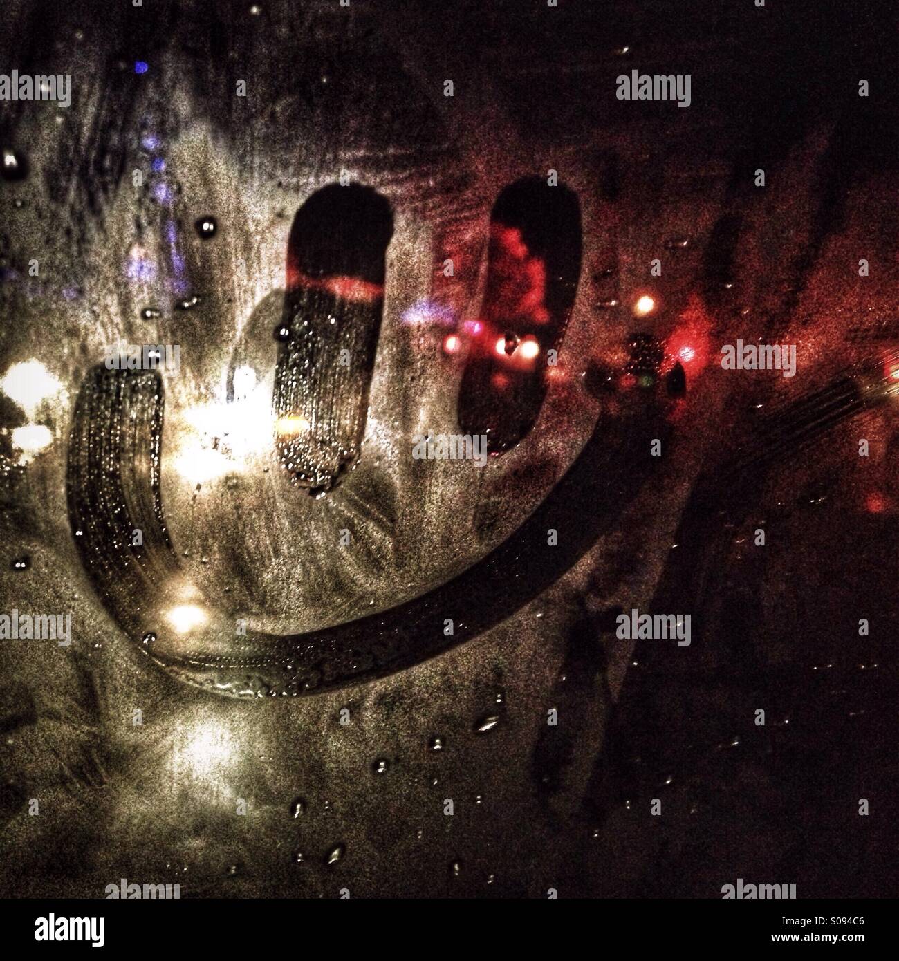 Partager la joie. - Image de stock capturée avec un smartphone