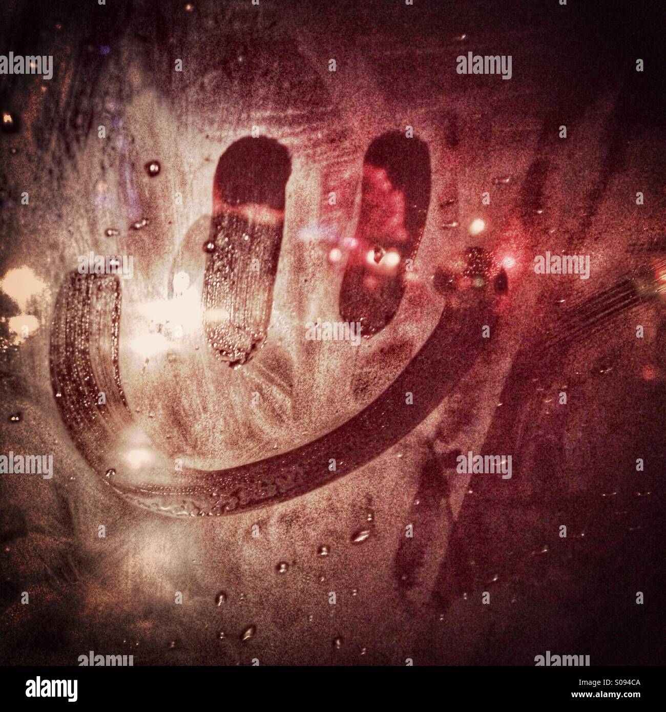 Partager la joie (rose/rouge). - Image de stock capturée avec un smartphone