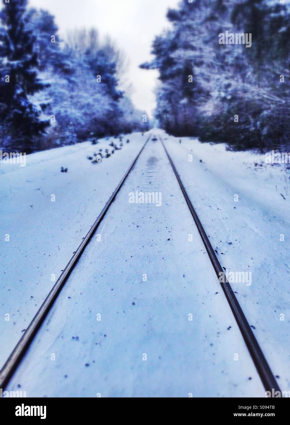 La neige sur les voies ferroviaires Banque D'Images