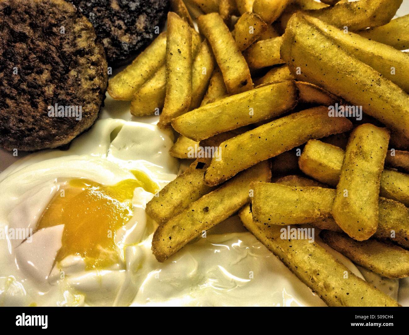 Oeufs, chips et hamburgers - Image de stock capturée avec un smartphone