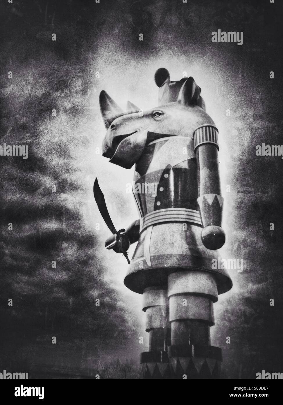 Un soldat Casse-noisette rhinocéros prêt pour l'action (b/w). - Image de stock capturée avec un smartphone