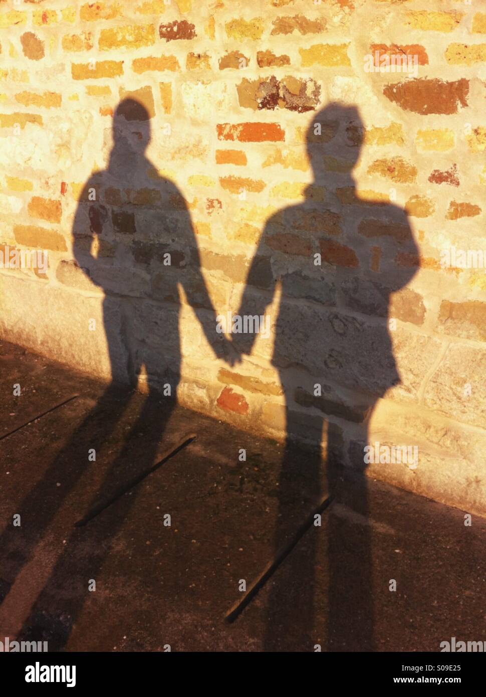 Vieux Mur à l'ombre d'un couple - Image de stock capturée avec un smartphone