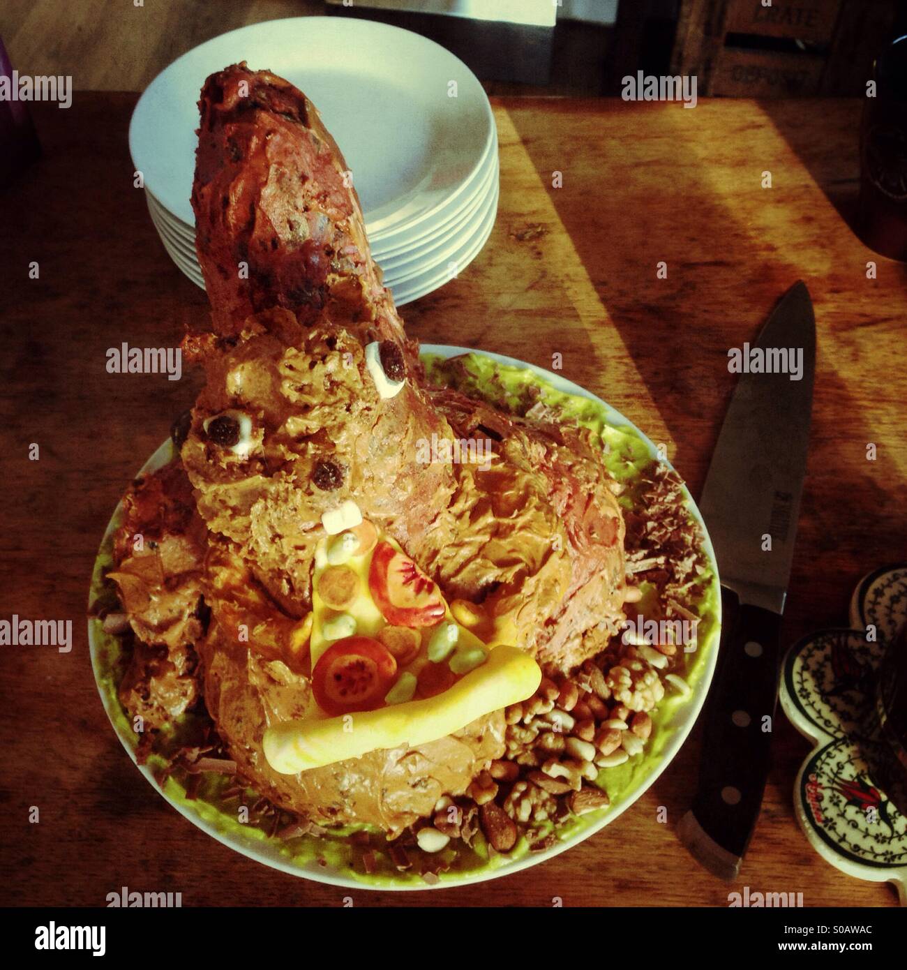 Un Gateau D Anniversaire Surrealiste Un Ecureuil Mangeant Une Tranche De Pizza Photo Stock Alamy Un Gateau D Anniversaire Surrealiste Un Ecureuil Mangeant Une Tranche De Pizza Photo Stock Alamy