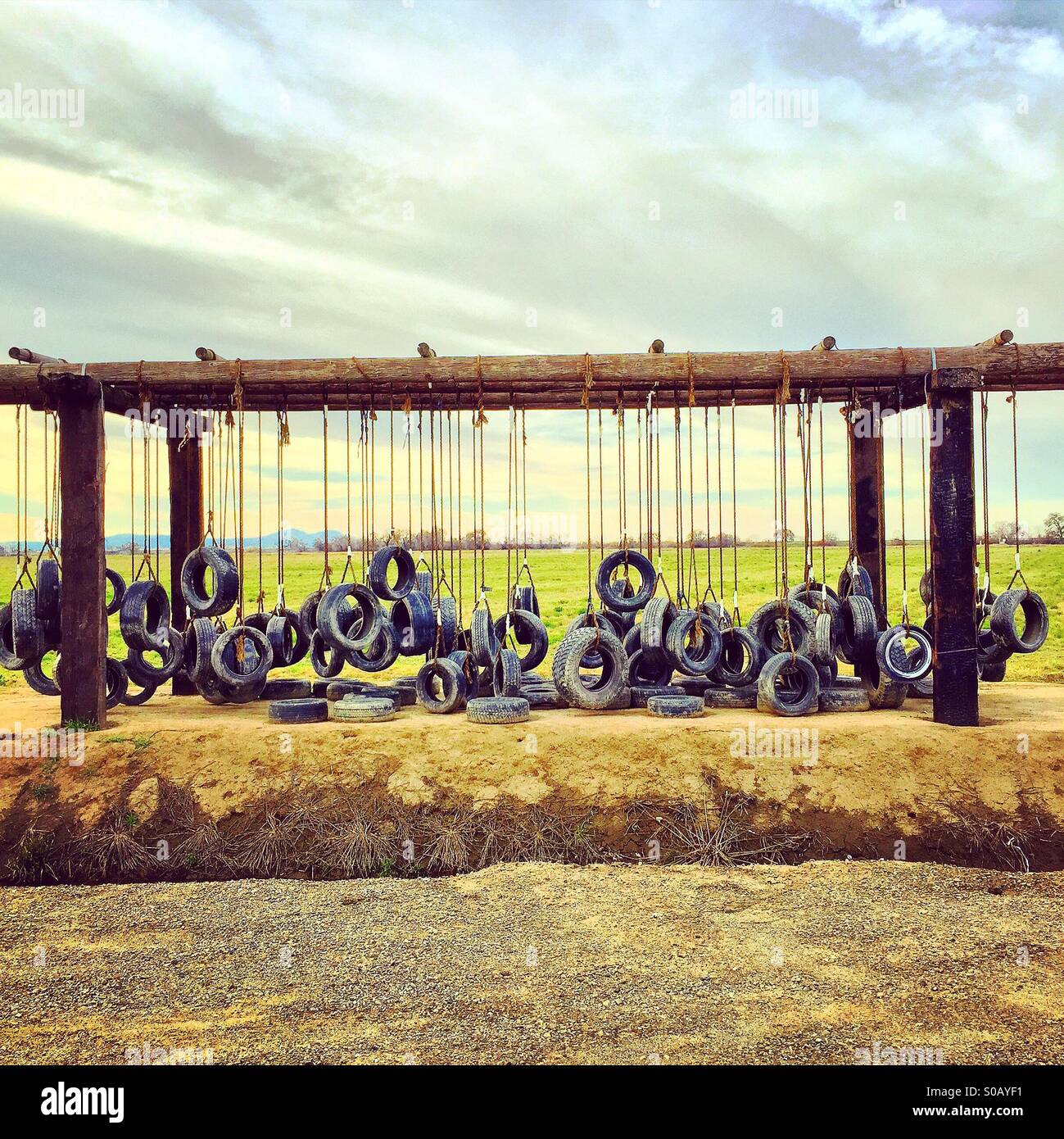 Course à obstacles de pneus Photo Stock - Alamy