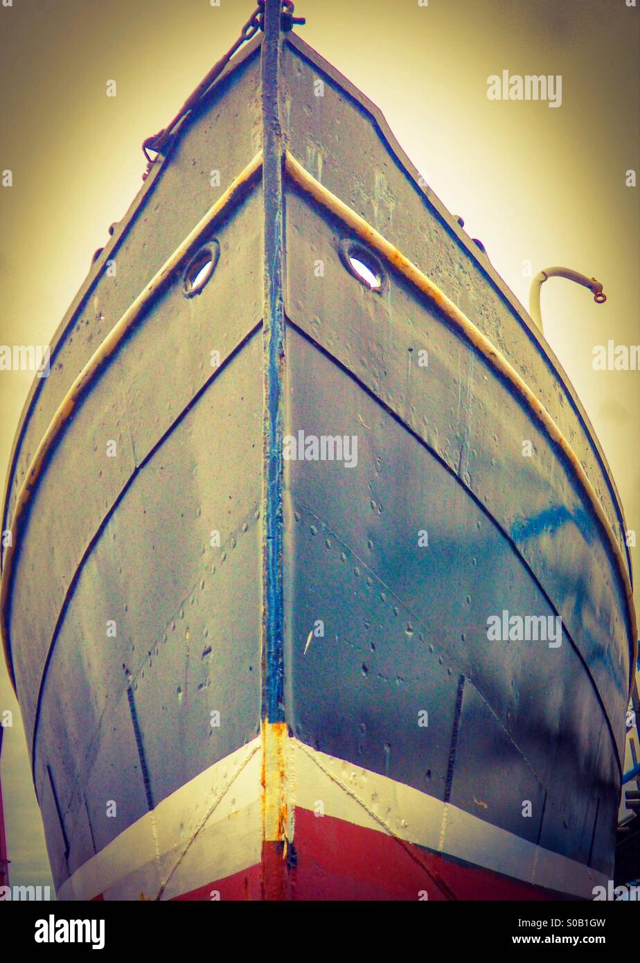 Coque du navire vue basse, port de Troon, Écosse, Royaume-Uni - Image de stock capturée avec un smartphone