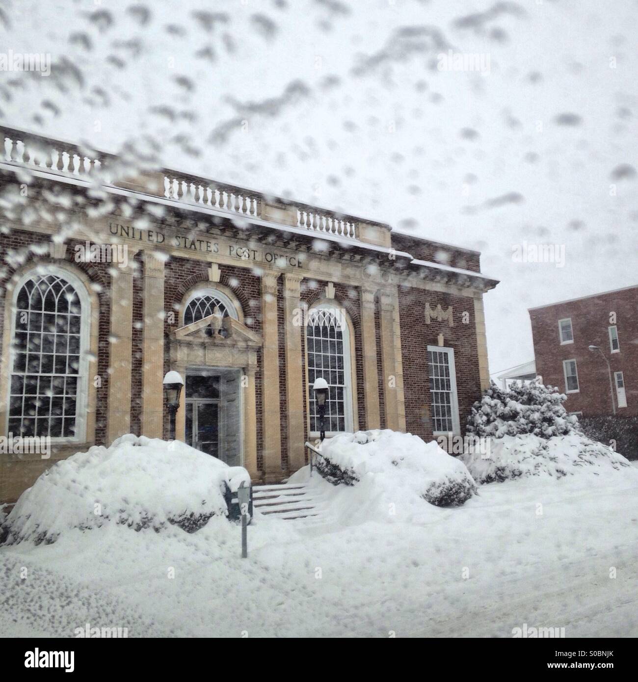 L'ancien bureau de poste de Westminster, Maryland durant une tempête de neige. Banque D'Images