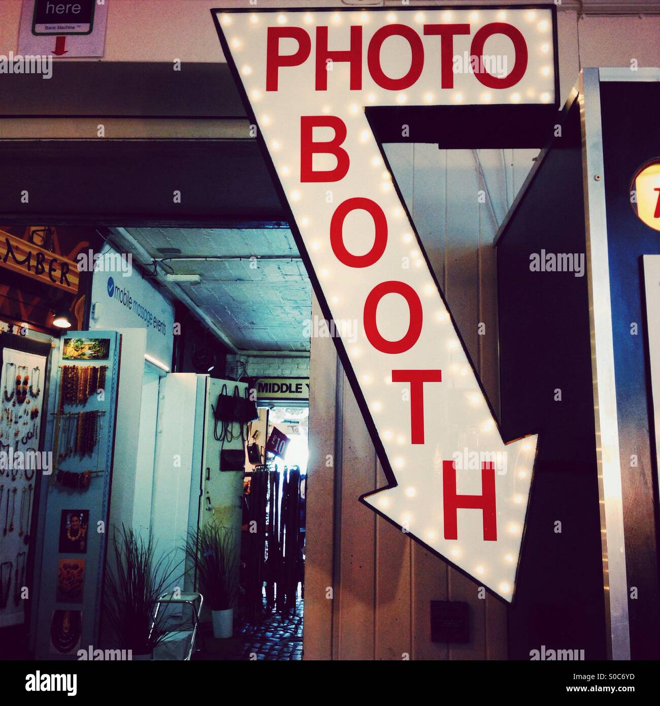 Retro Photo Booth Arrow Sign Photo Stock Alamy Retro Photo Booth Arrow Sign Photo Stock Alamy