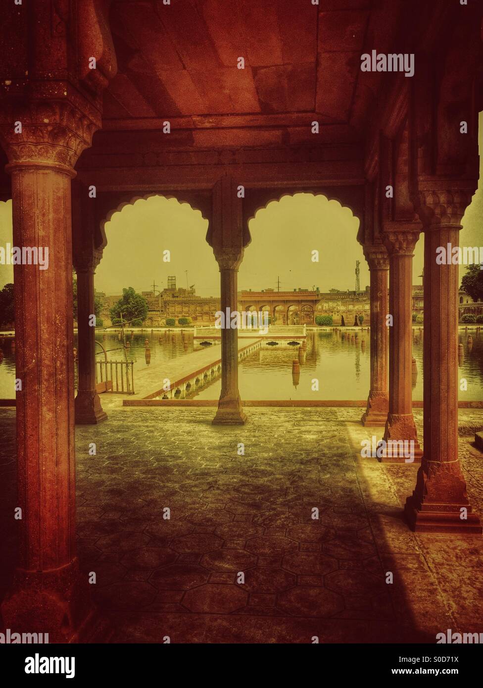 En arcs anciens jardins de Shalimar à Lahore au Pakistan Banque D'Images