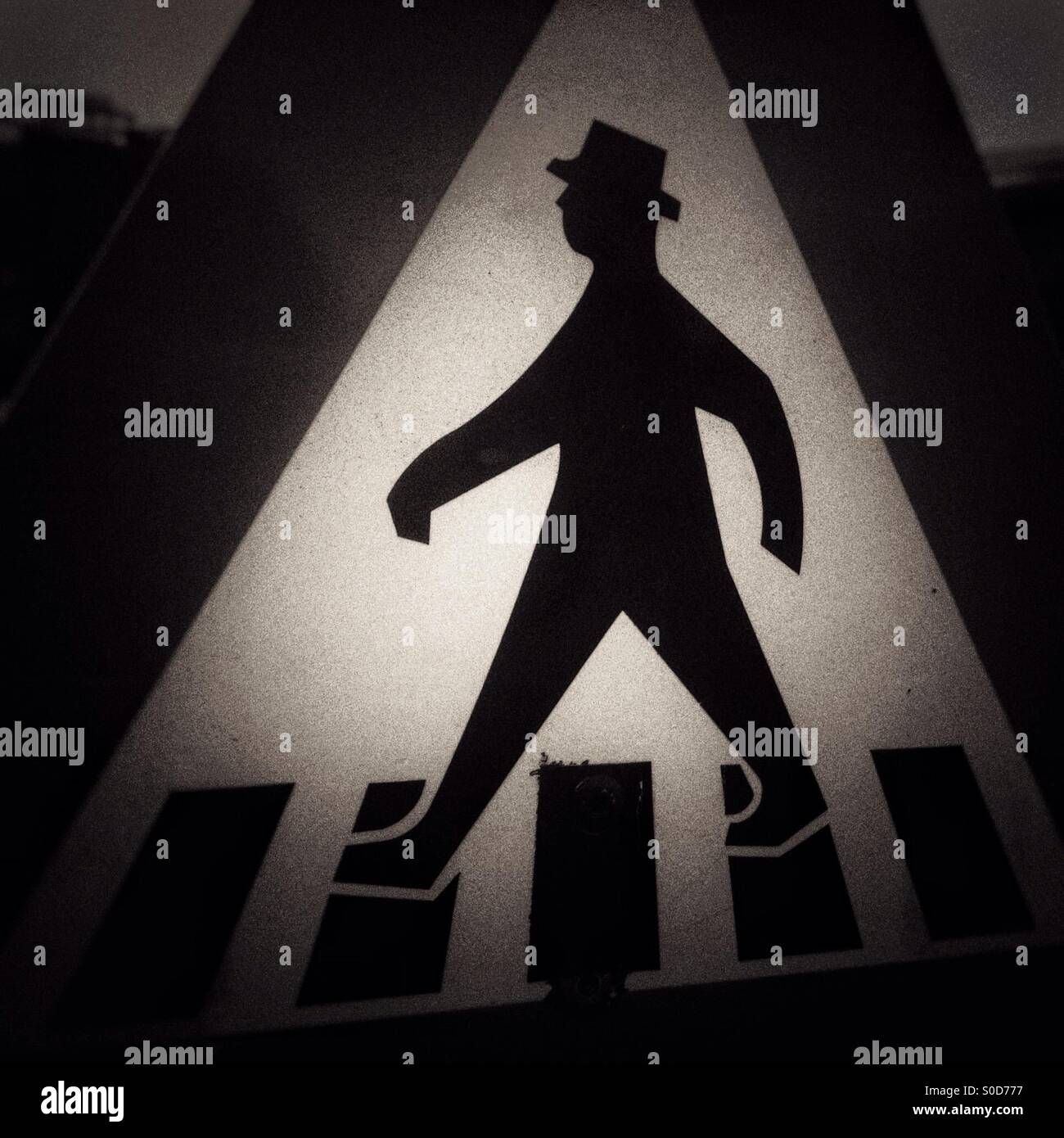 Passage pour piétons, signe de la circulation. Barcelone, Catalogne, Espagne, Europe - Image de stock capturée avec un smartphone