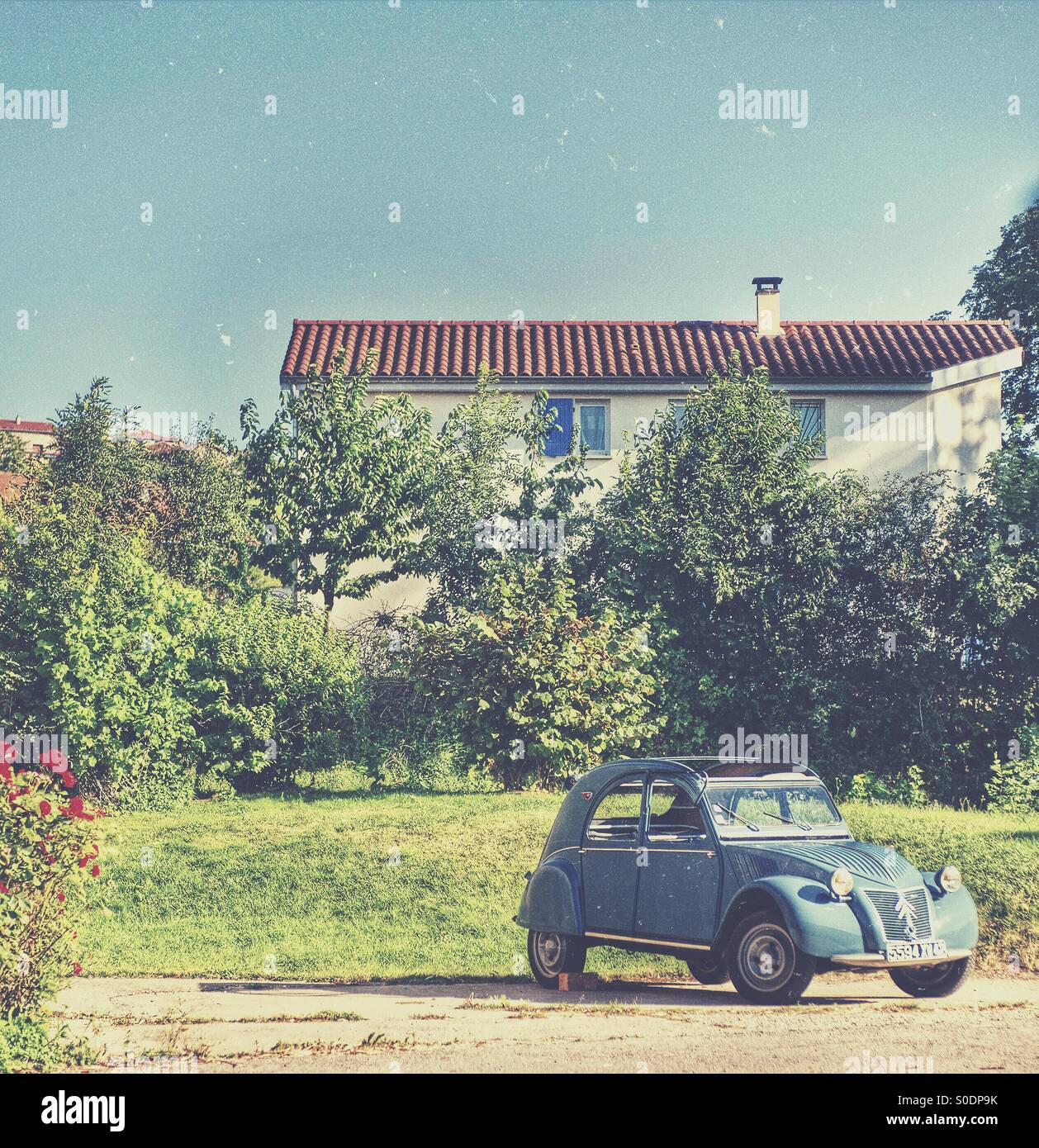Citroën 2CV un classique français - Image de stock capturée avec un smartphone