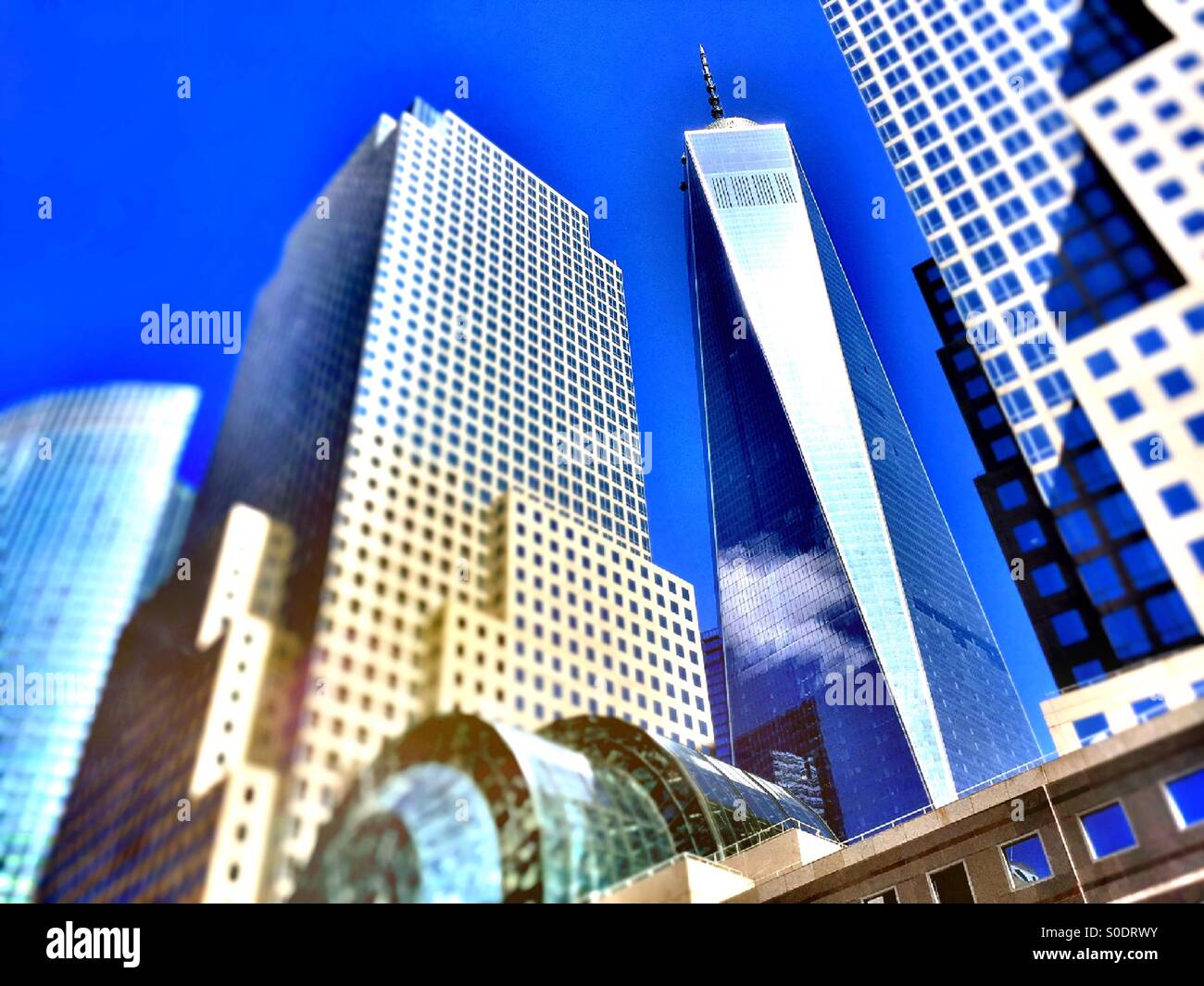 World Financial Center et tour de la liberté PARIS - Image de stock capturée avec un smartphone