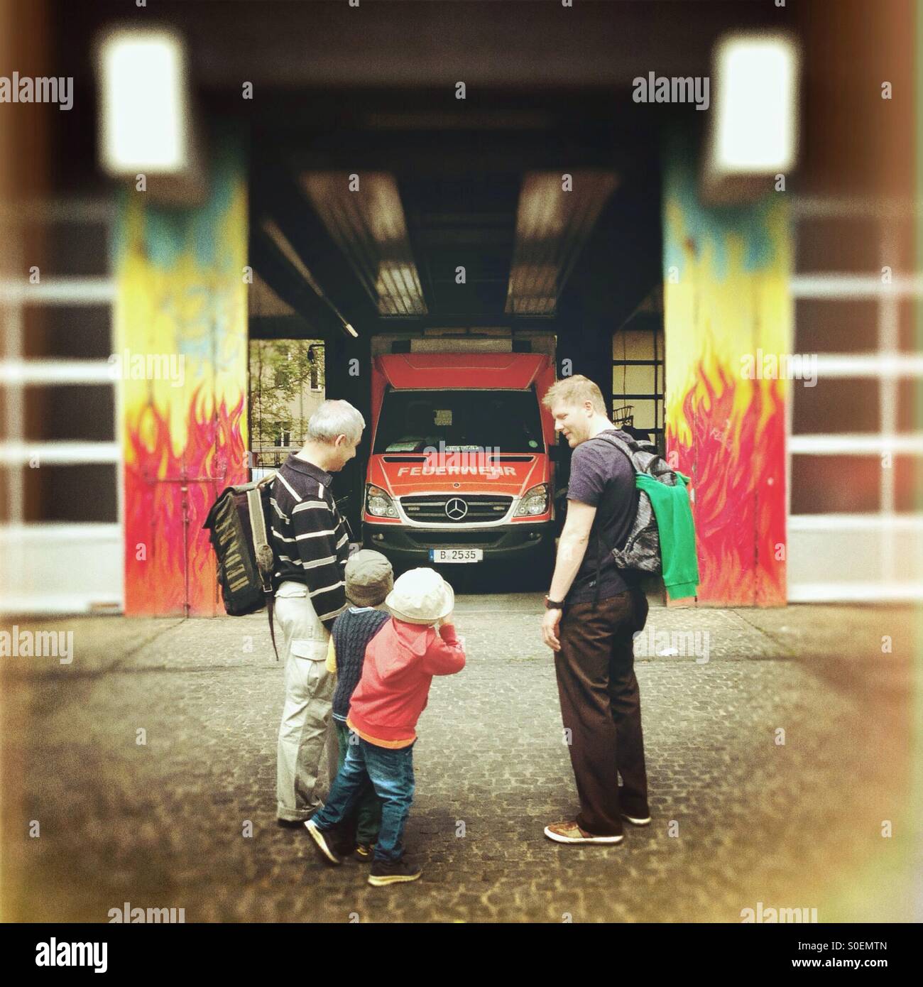 Fascination pour les pompiers - Image de stock capturée avec un smartphone