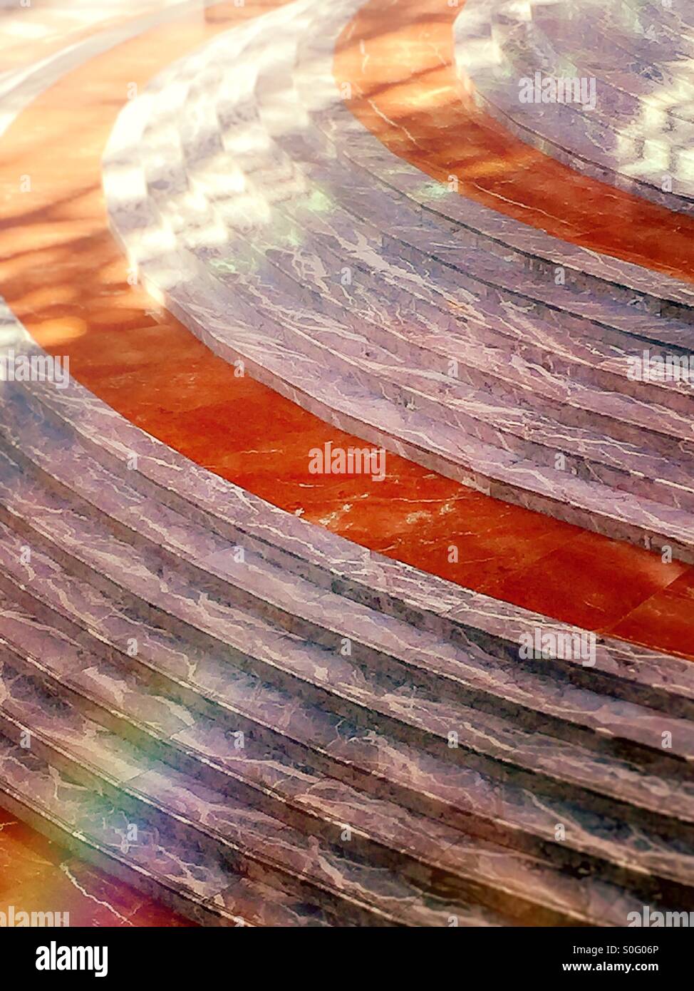 Escalier dans le jardin d'hiver, Brookfield Place, NYC - Image de stock capturée avec un smartphone