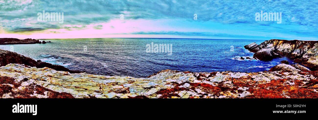 Vue panoramique de Cabo Blanco dans la côte de Cantabrie, Asturies - Espagne Banque D'Images