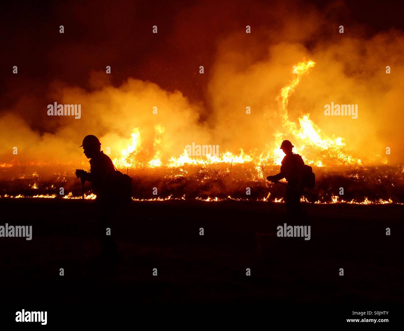 Complexe de la rivière d'incendies. Le nord de la Californie, août 2015. Banque D'Images