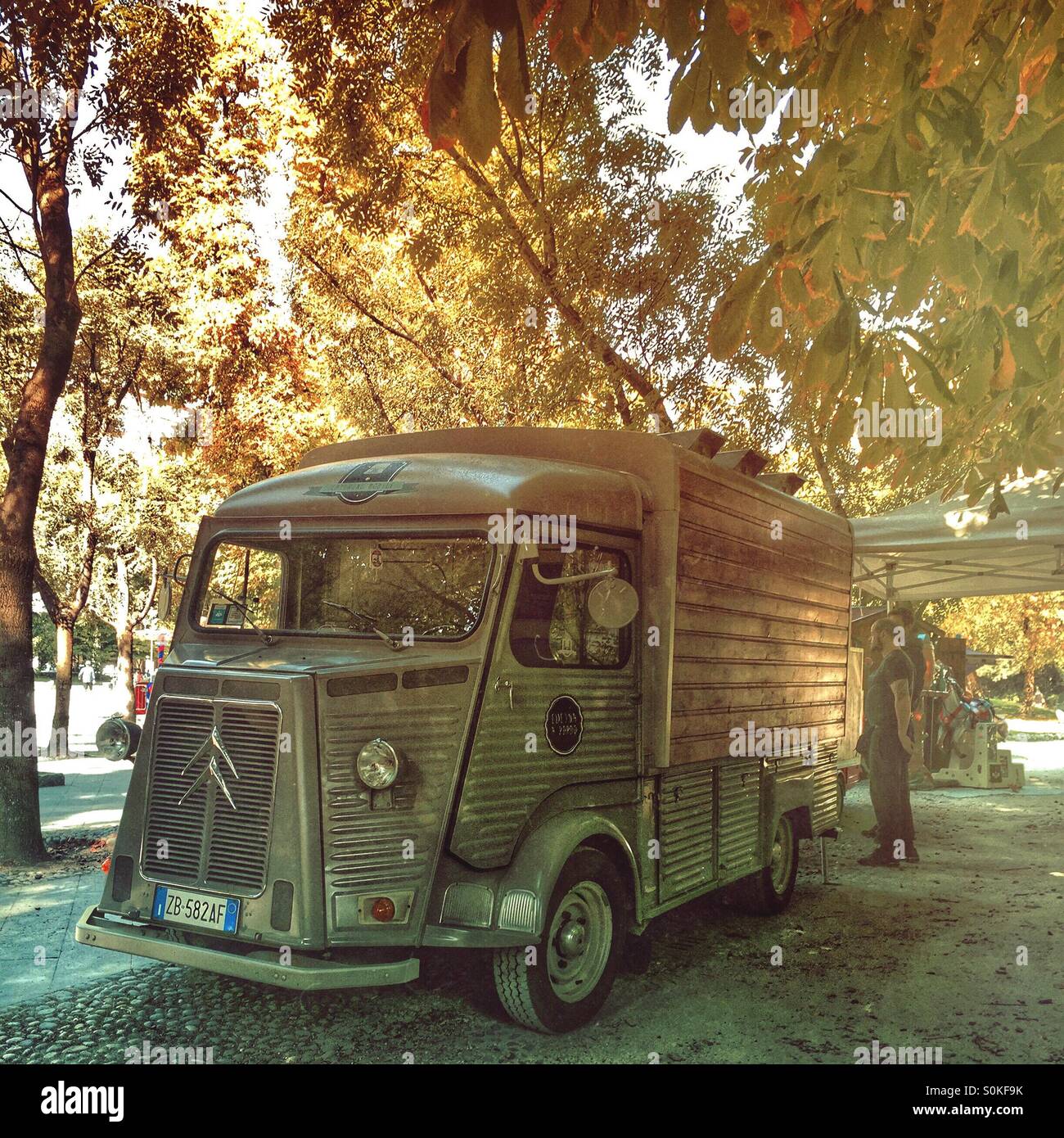 Citroen H street camion alimentaire - Image de stock capturée avec un smartphone