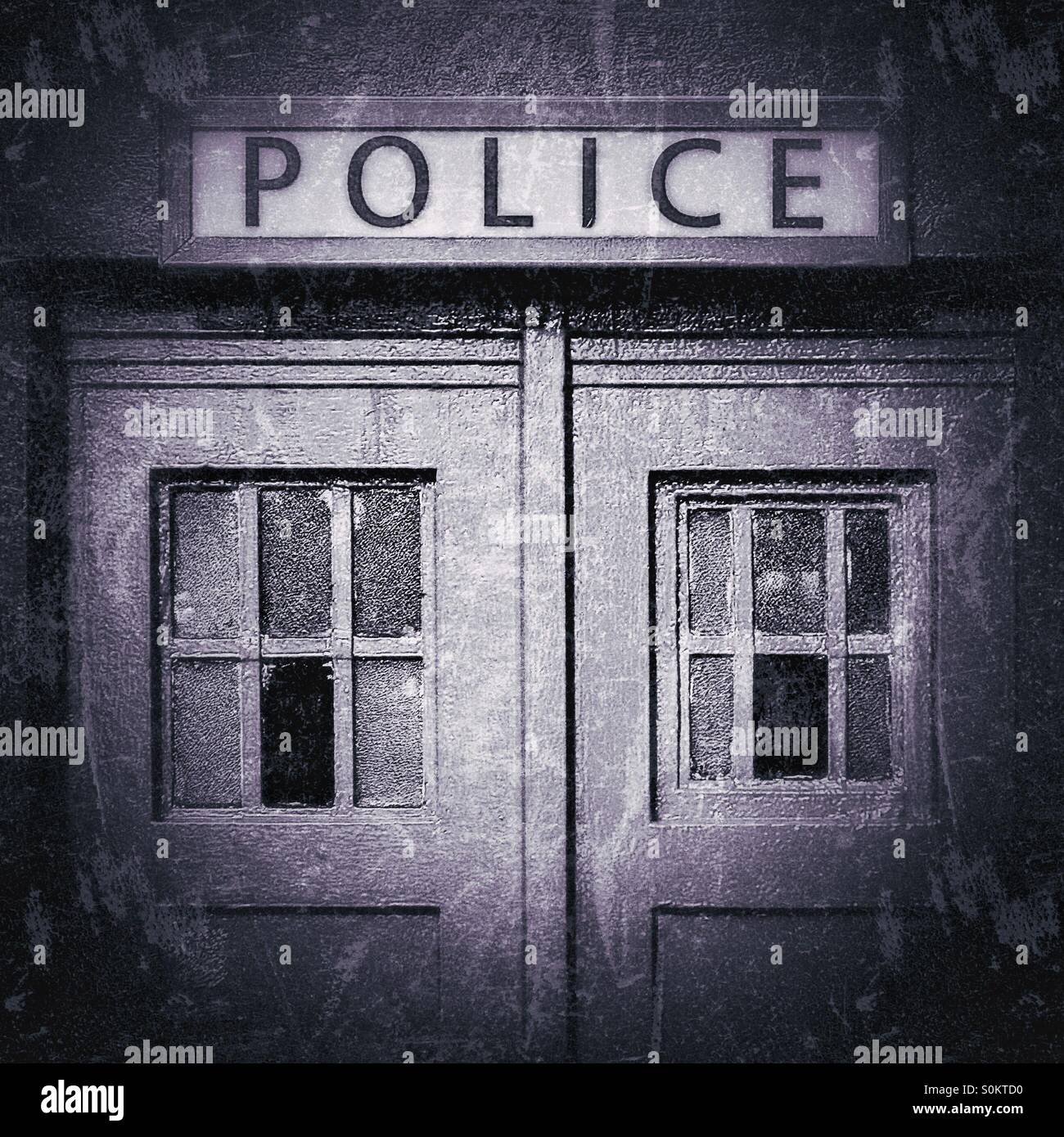 Ancien style de boîte de police, Glasgow, Écosse, Royaume-Uni - Image de stock capturée avec un smartphone