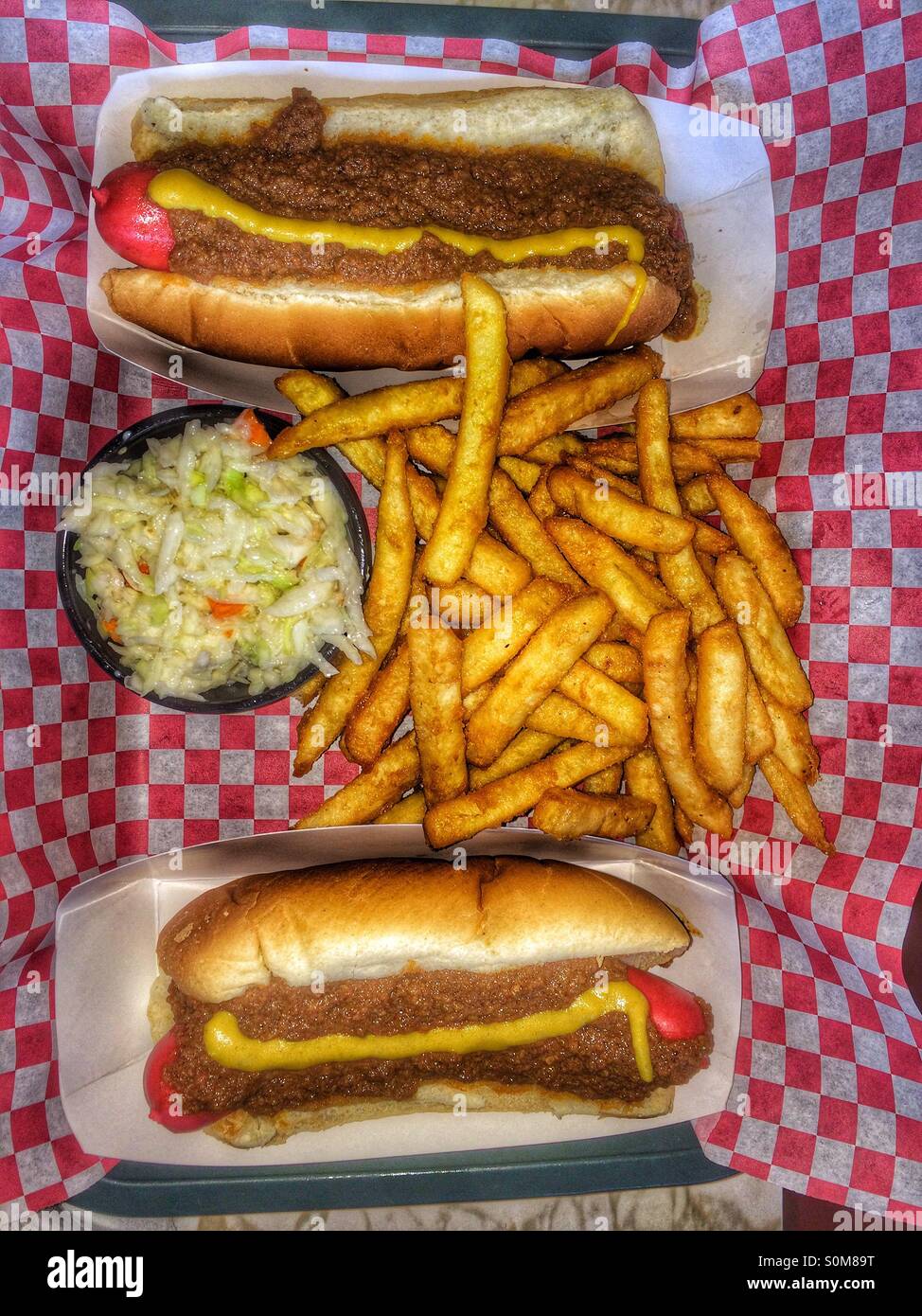 Célèbre 'Michigan' hotdog, Gus's Diner, Plattsburgh, NY Banque D'Images