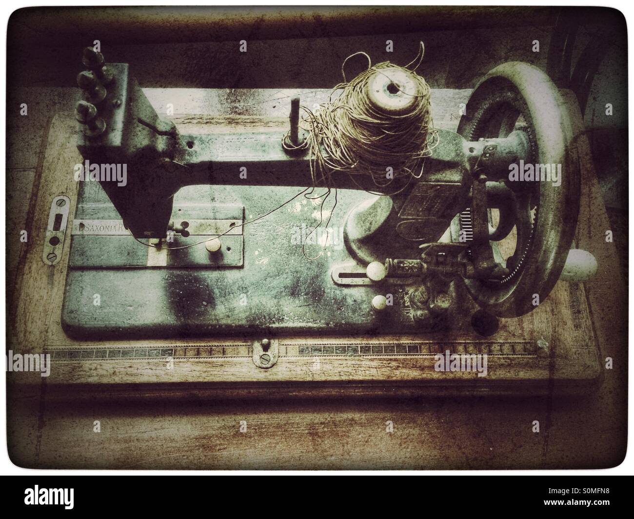 Vintage machine à coudre. Banque D'Images