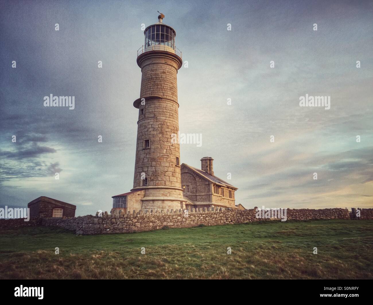 Vieux phare lumière Lundy - Image de stock capturée avec un smartphone