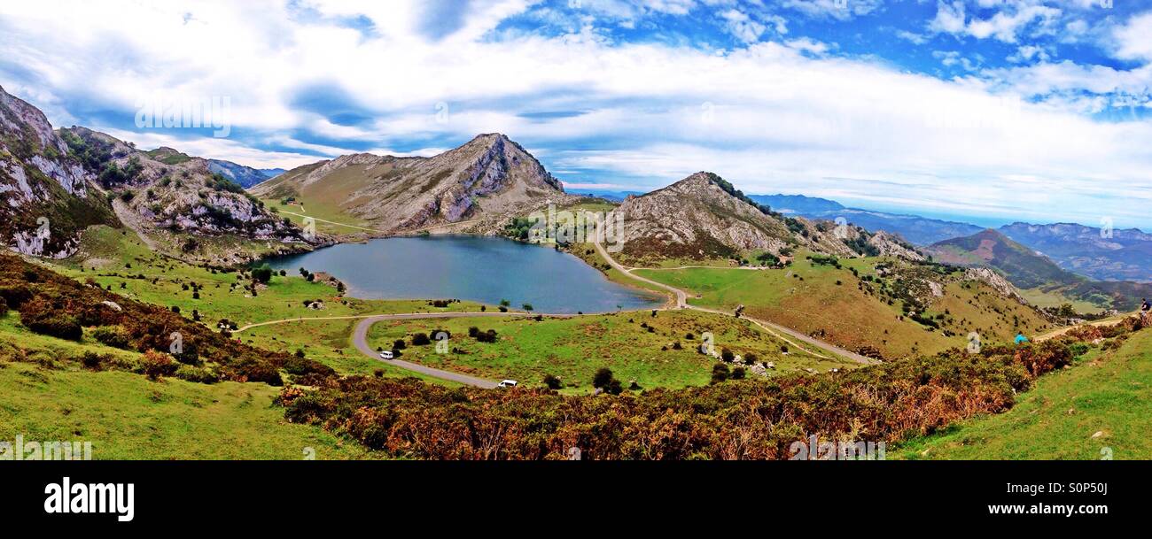 Vue sur les Lacs de Covadonga dans les Asturies, Espagne Banque D'Images