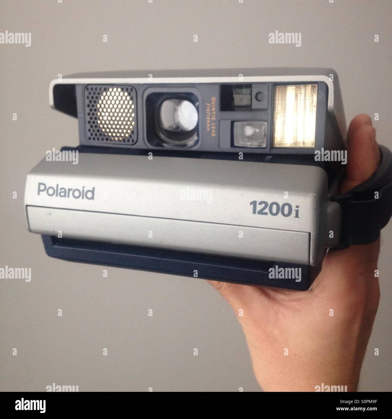 Appareil photo instantané Polaraid qui a été faite dans les années 80 Banque D'Images