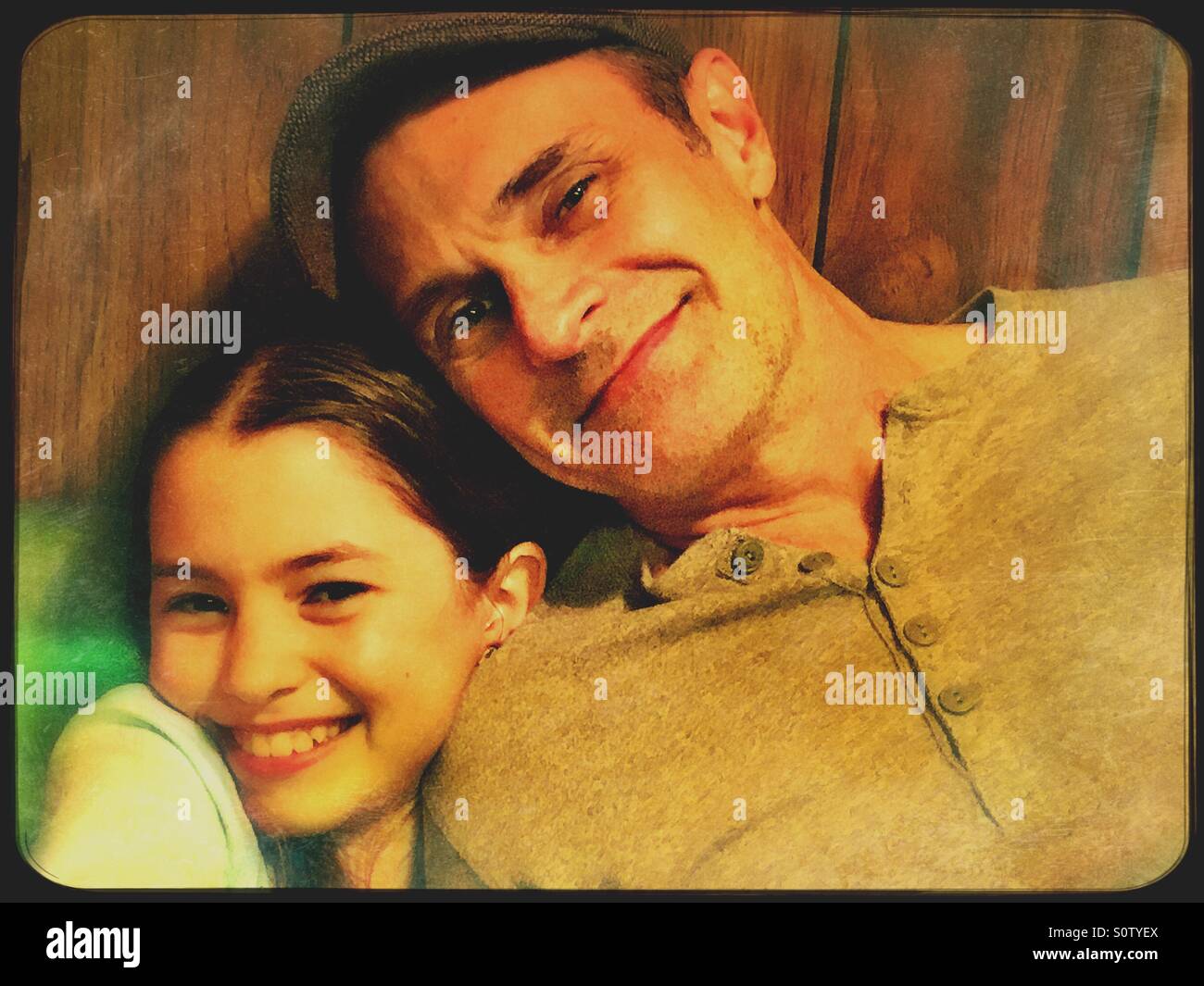 Père et fille smiling portrait - Image de stock capturée avec un smartphone