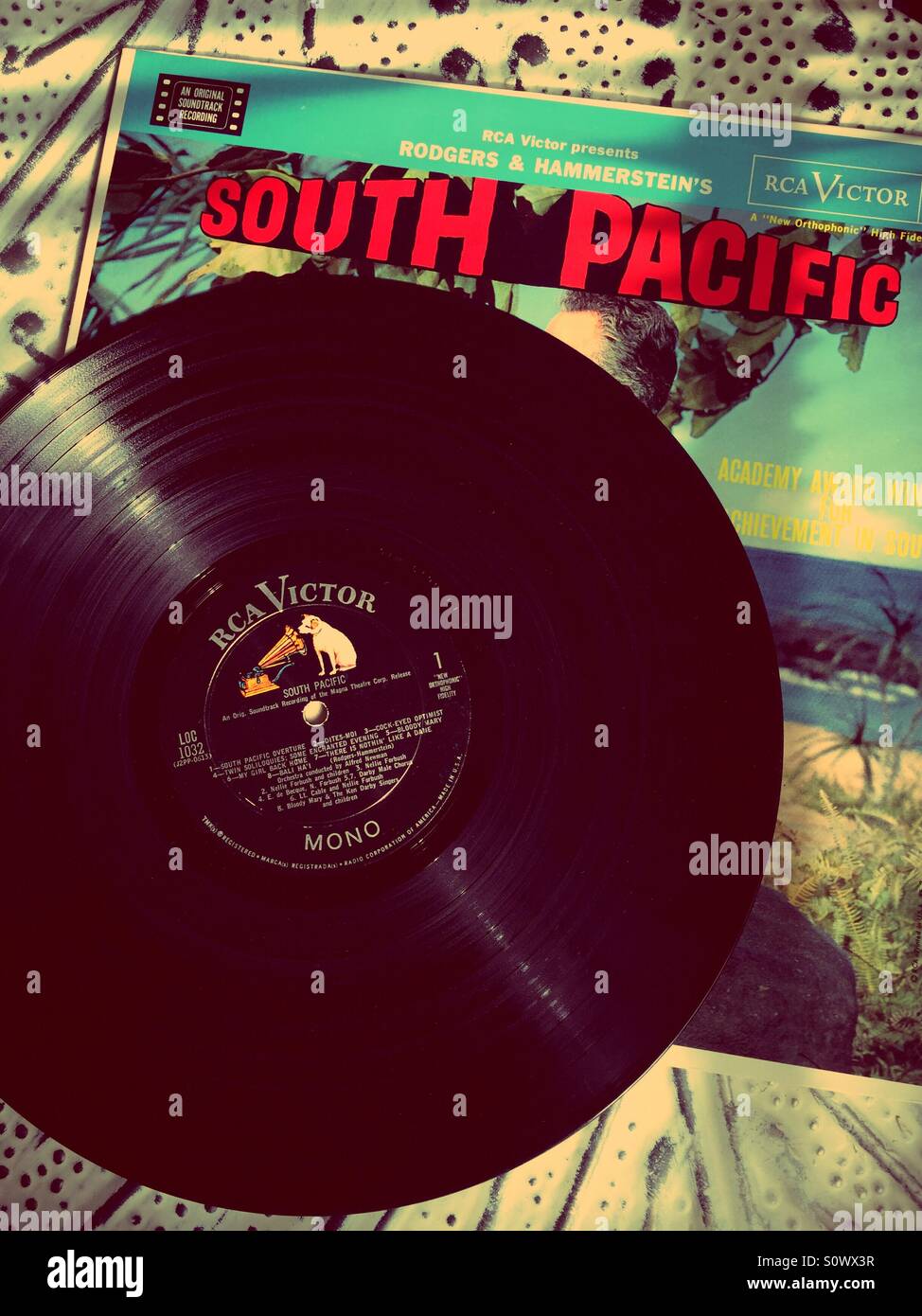 Vintage sound track record et le manchon de le spectacle de Broadway et film South Pacific - Image de stock capturée avec un smartphone