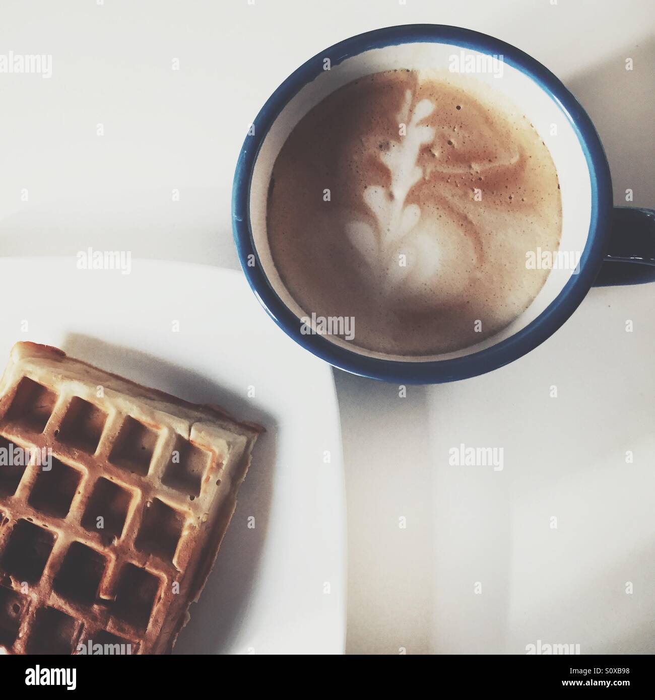 Café et petit déjeuner- waffle Banque D'Images