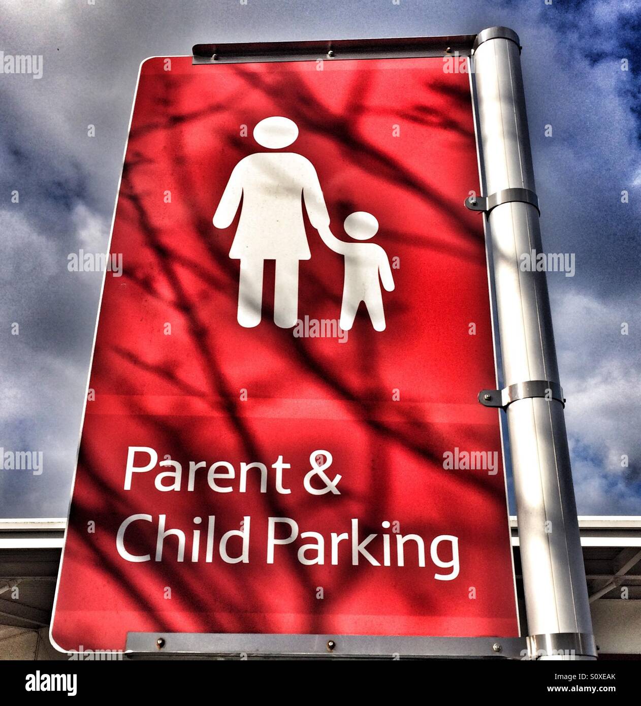Le parent et l'enfant Parking sign Banque D'Images