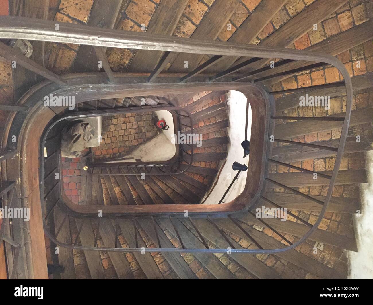 Un escalier en spirale en bois Banque D'Images