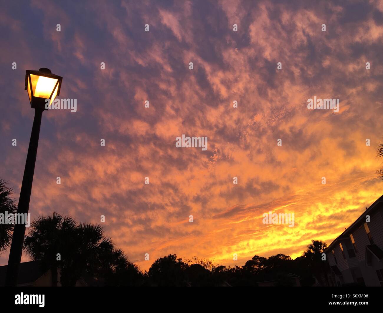 Ciel dramatique au coucher du soleil, Ponte Vedra Beach, Floride, USA. Banque D'Images