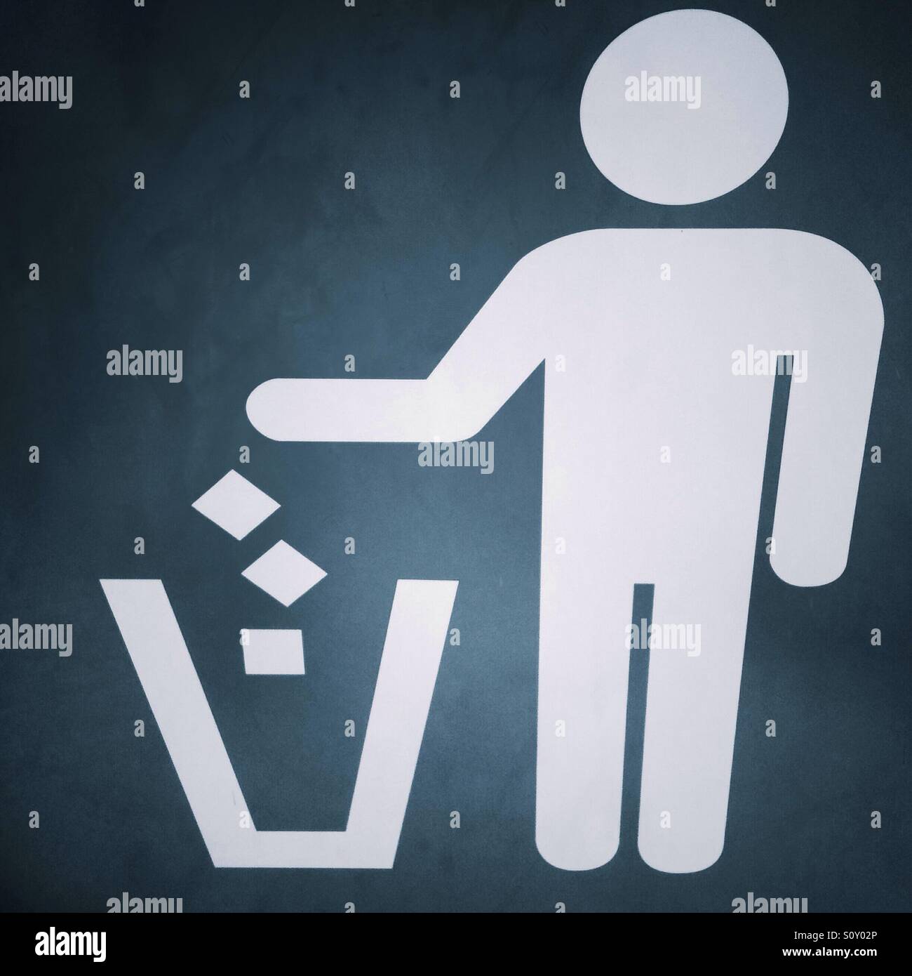 Bac papier signer dans les couleurs noir et blanc - Image de stock capturée avec un smartphone