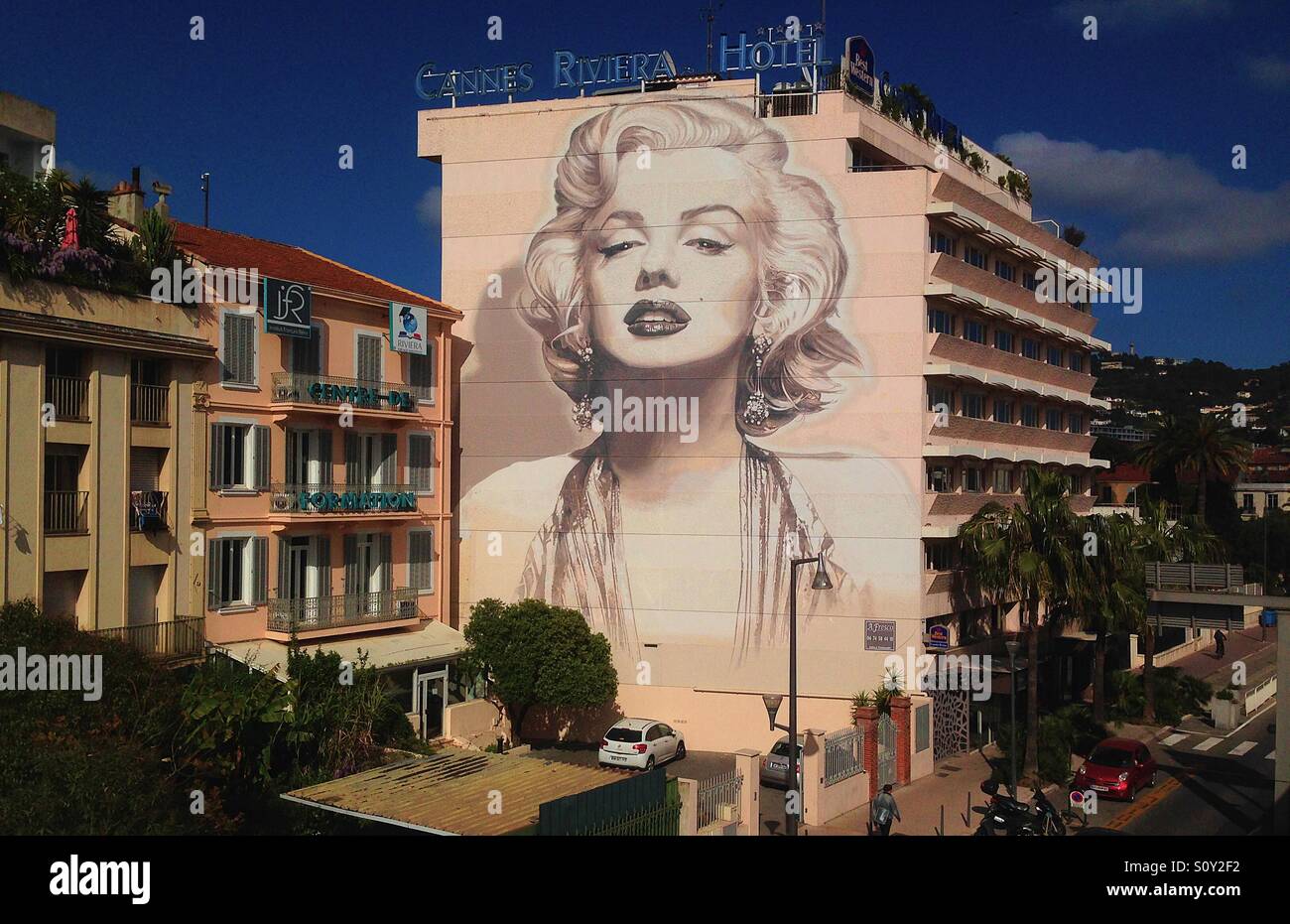 Peinture murale de Marilyn Monroe sur le Boulevard d'Alsace à Cannes, France Banque D'Images