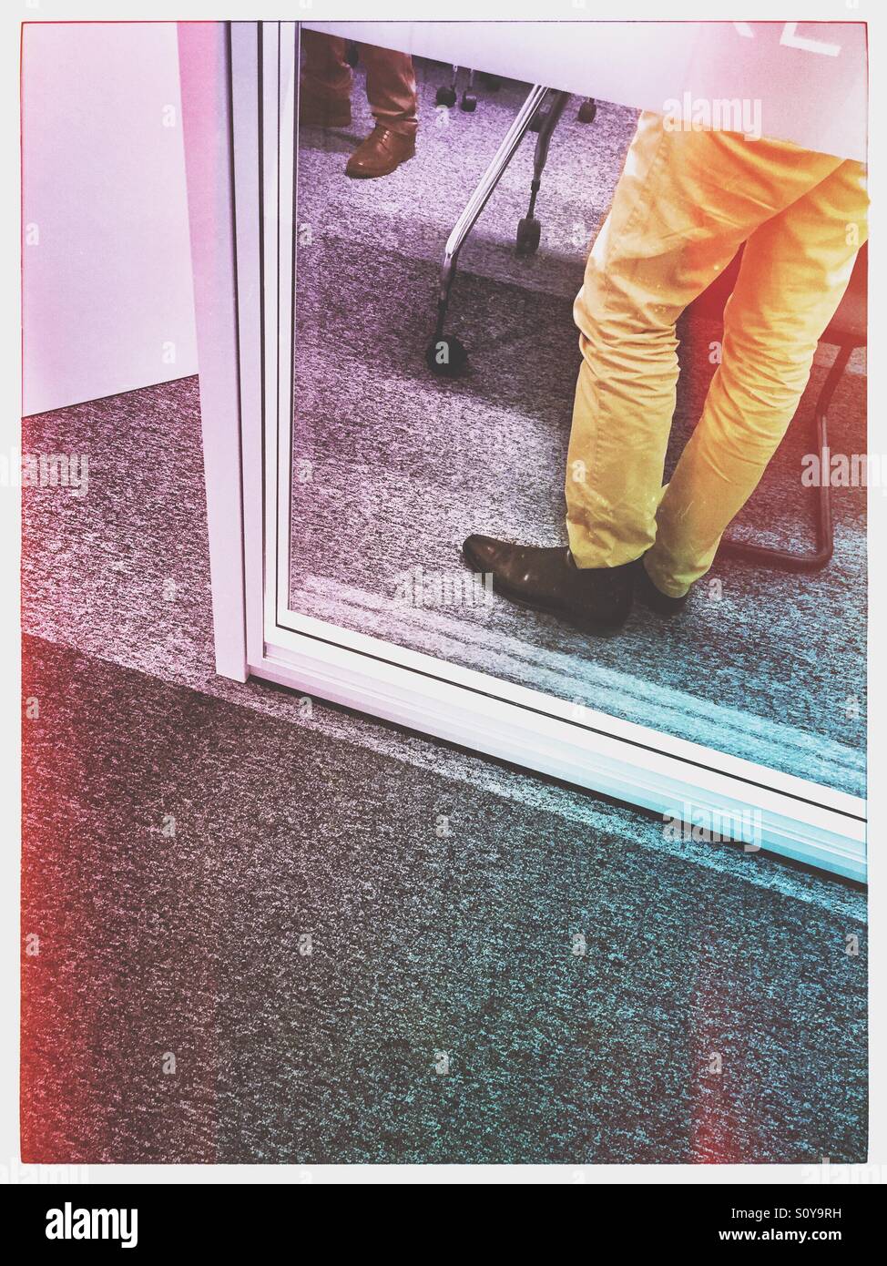 Dans une salle de réunion - Image de stock capturée avec un smartphone