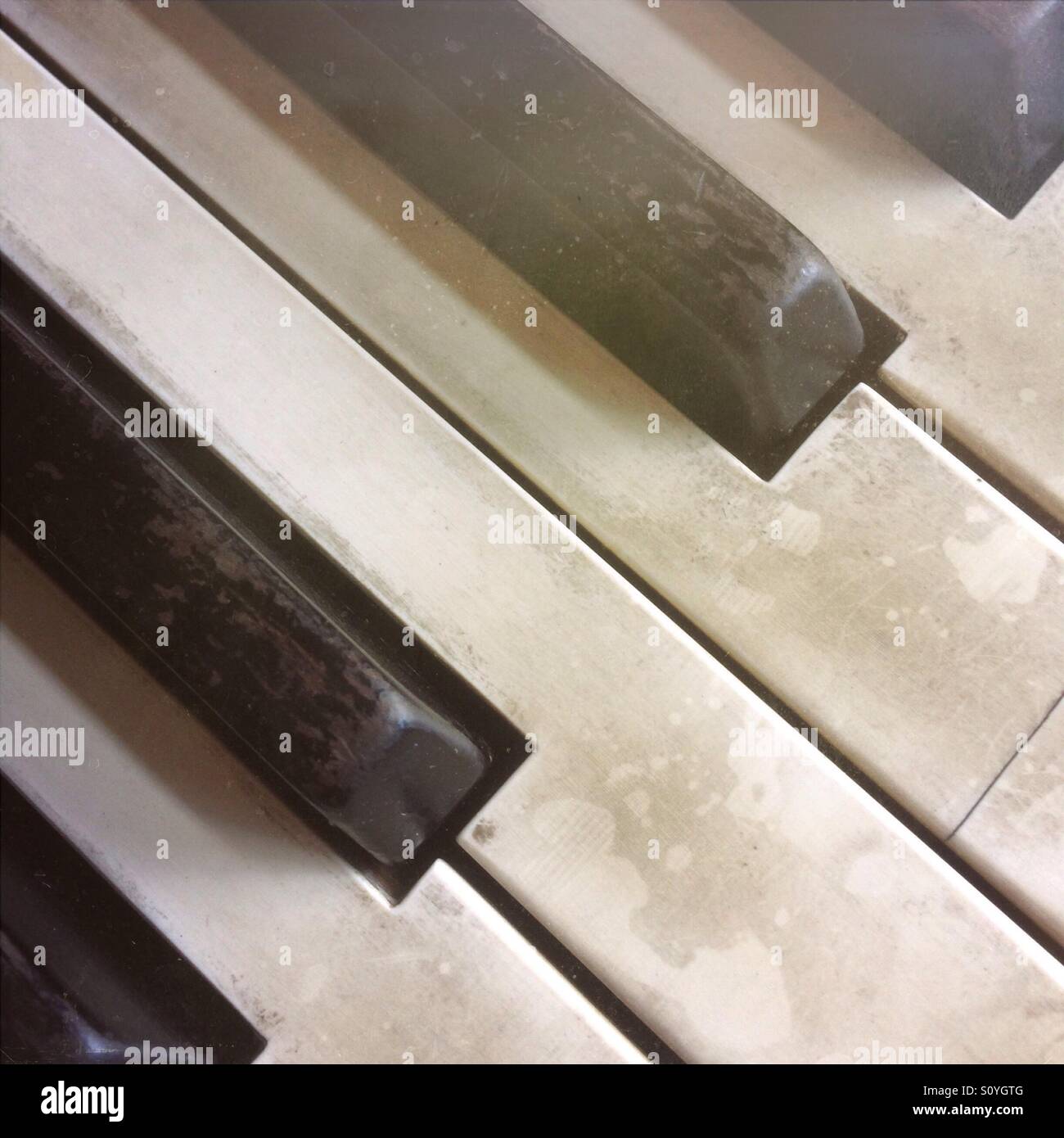 Utilisé et usé des touches de piano Banque D'Images