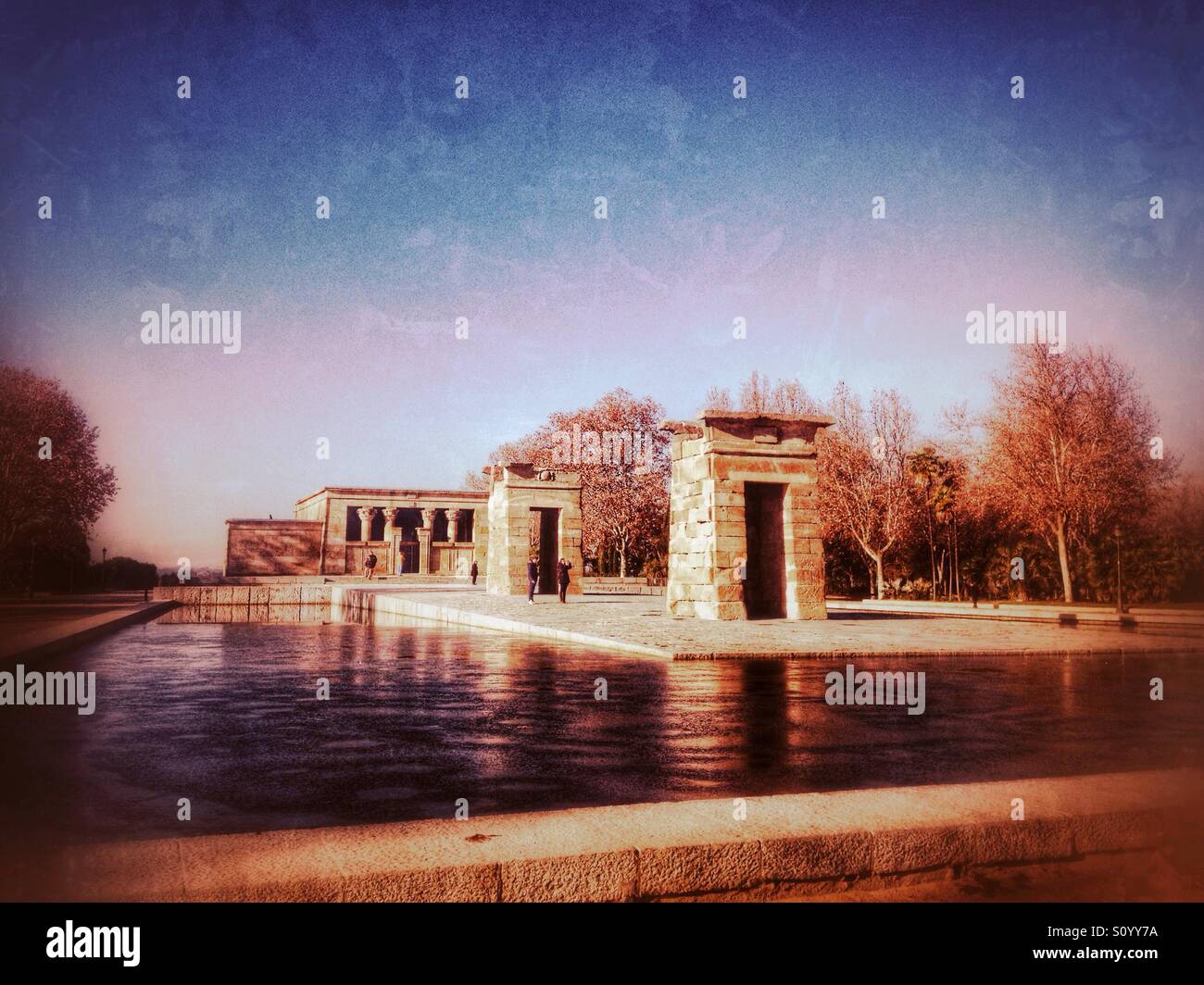 Vue sur le Temple de Debod, à Madrid, Espagne - Image de stock capturée avec un smartphone