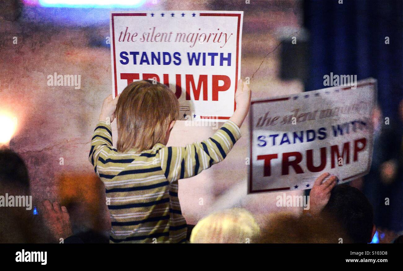 Rallye avec Trump Trump Child holding sign Banque D'Images