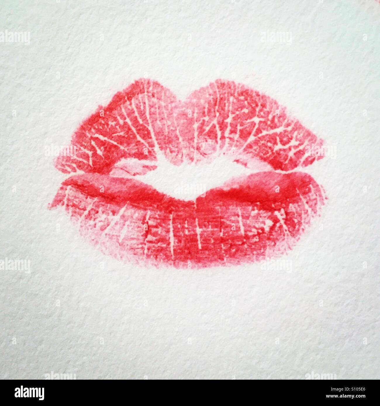 Rouge à lèvres rouge baiser, mentions légales. Banque D'Images