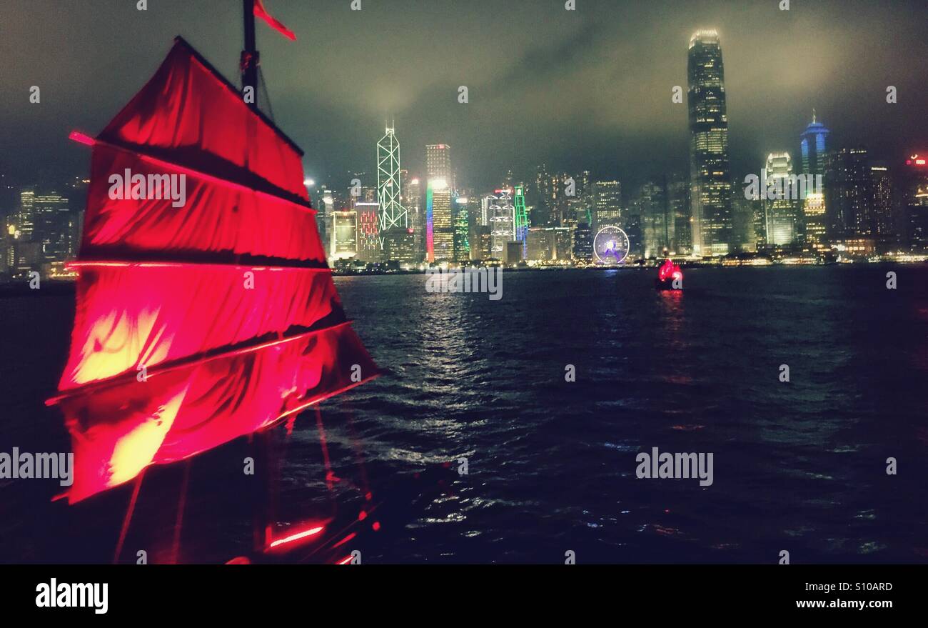 L'île de Hong Kong skyline de Kowloon - Image de stock capturée avec un smartphone