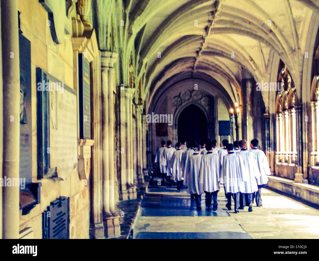 Chorale à l'Église en marche cloisters Banque D'Images