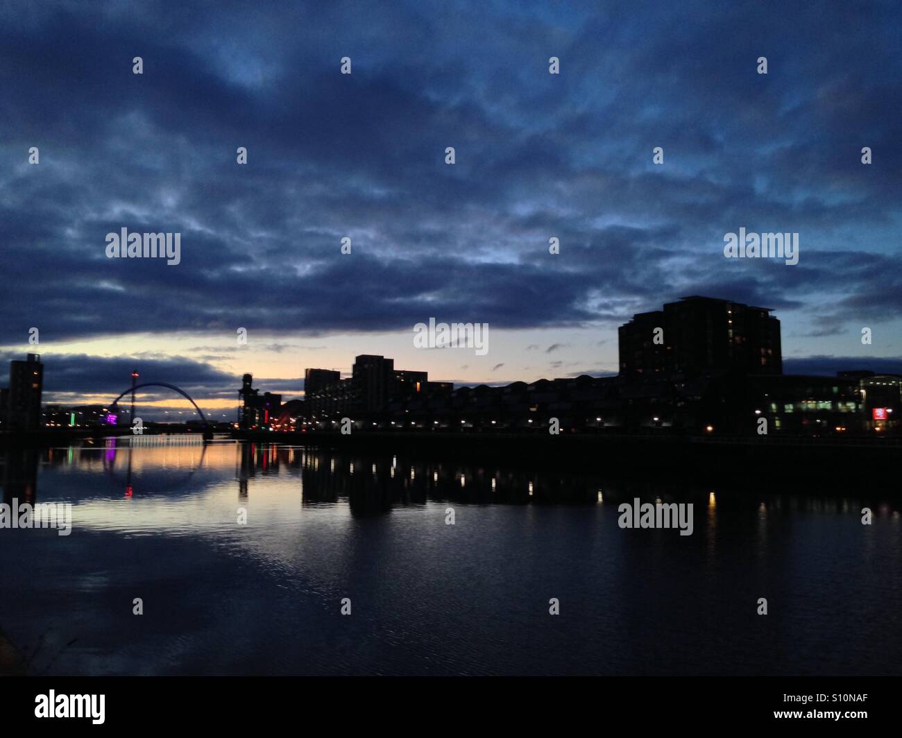 Glasgow skyline at night Banque D'Images