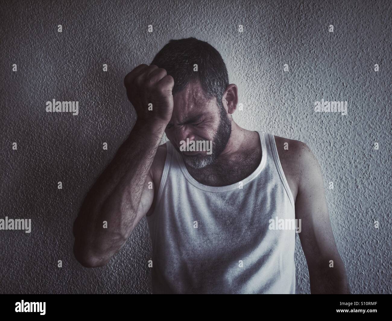 Homme soumis à une contrainte Banque D'Images